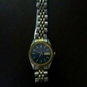 Womens Pulsar waterproof watch
